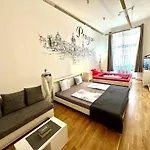 Fantastic Apartment In The City Center
